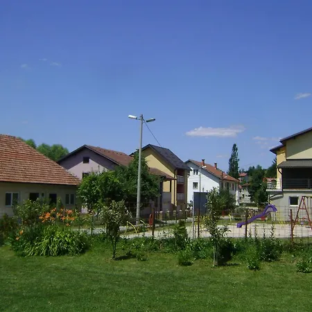 Vahdi Tatil Evi *